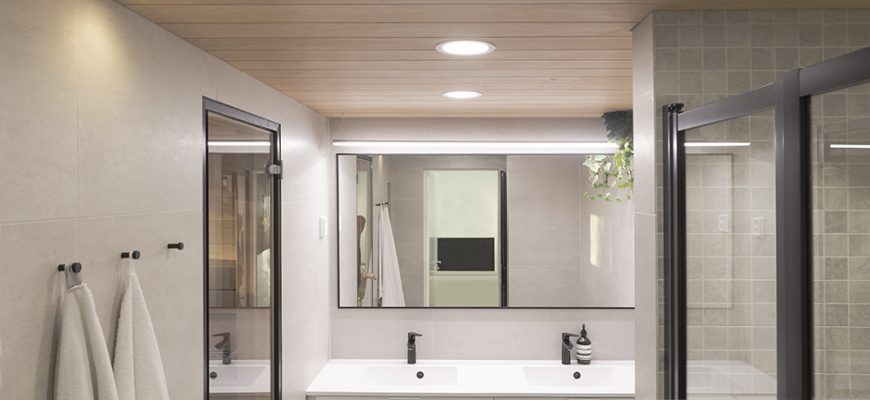 Conversione di un vecchio armadio a specchio in luce LED