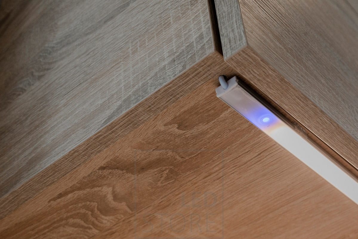 led nauha keittiöön kaapin alla kosketushimmentimellä