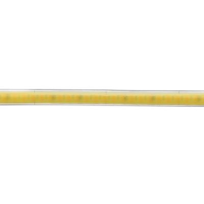 La striscia luminosa a LED, che si illumina continuamente su uno sfondo bianco, rappresenta una soluzione di illuminazione moderna ed efficiente dal punto di vista energetico per un'ampia gamma di applicazioni.