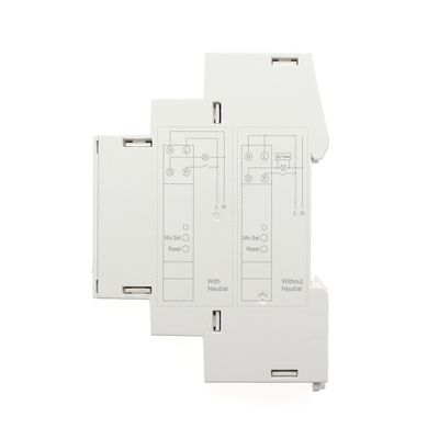 Schema dettagliato degli interruttori elettrici con sezioni "Con neutro" e "Senza neutro", con sfondo bianco per l'installazione dell'illuminazione a LED.