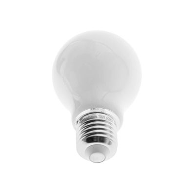 Vista laterale di una lampada LED bianca con base a spirale standard su sfondo bianco, perfetta per soluzioni di illuminazione ad alta efficienza energetica.