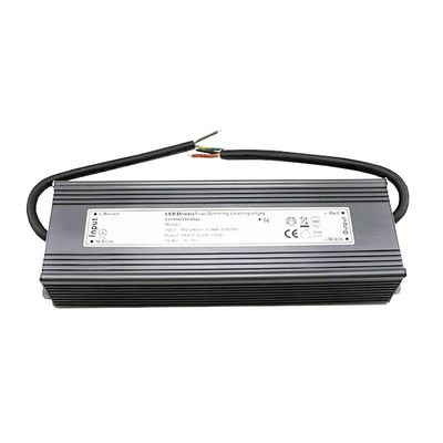 Faretto LED rettangolare, alloggiamento nero, fili a vista, superficie superiore con modello e specifiche, progettato per un'illuminazione efficiente.