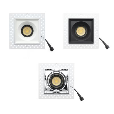 Tre luci LED quadrate da incasso con lampadine e fili a vista; cornici bianche, nere e cromate. Perfetti per un'illuminazione moderna e versatile.