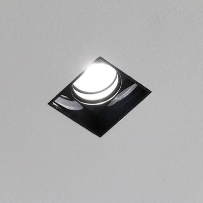 Plafoniera rettangolare da incasso con lampadina luminosa su soffitto bianco strutturato, perfetta per l'illuminazione di una casa moderna.