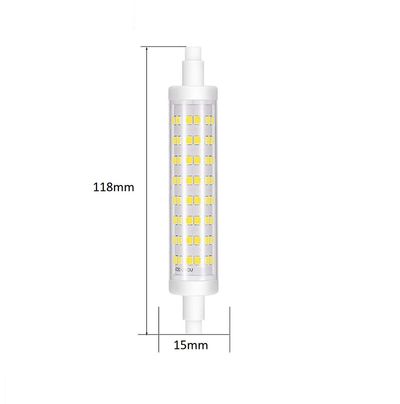 Primo piano di una lampada LED con alloggiamento trasparente, che rivela i diodi gialli; dimensioni 118 mm x 15 mm. Perfetta per soluzioni di illuminazione efficienti e moderne.