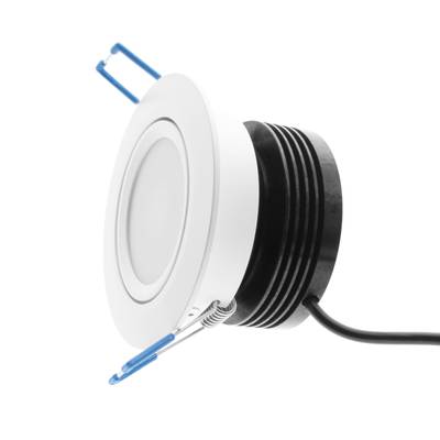 Downlight LED rotondo bianco con dissipatore di calore nero, staffe laterali blu e cavo di alimentazione nero; vista angolata. Ideale per le moderne soluzioni di illuminazione ad alta efficienza energetica.