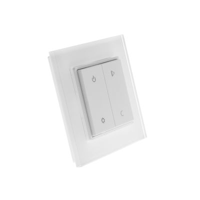 "Interruttore luminoso intelligente bianco minimalista montato a parete con quattro pulsanti per visualizzare potenza e luminosità e tasti freccia per controllare l'illuminazione a LED".