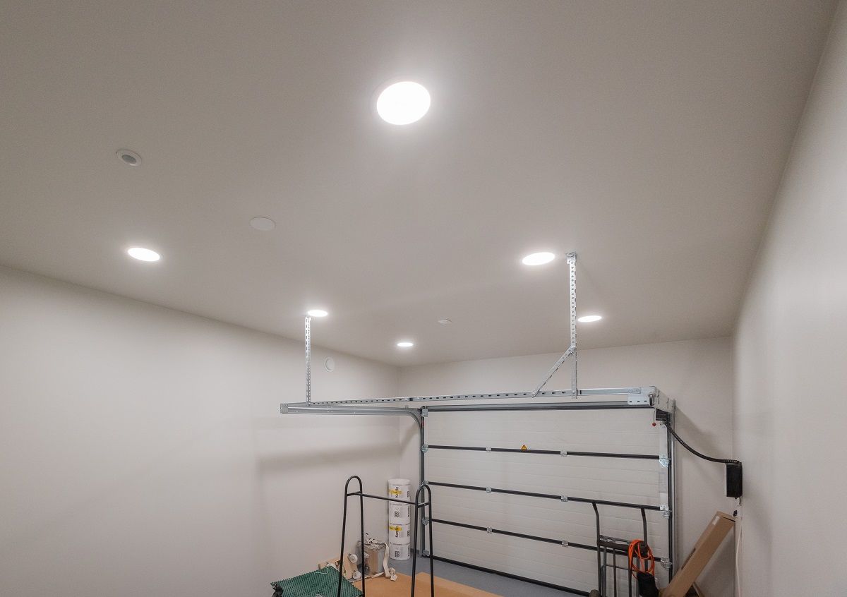 24 Illuminazione a soffitto per garage piatta ed efficiente LedStorefi