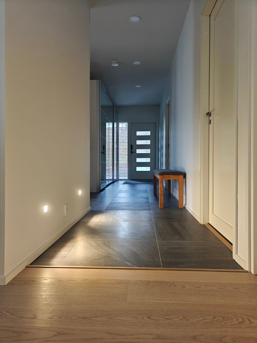 Apparecchi a parete KULKIJA da incasso nella parte inferiore della parete.