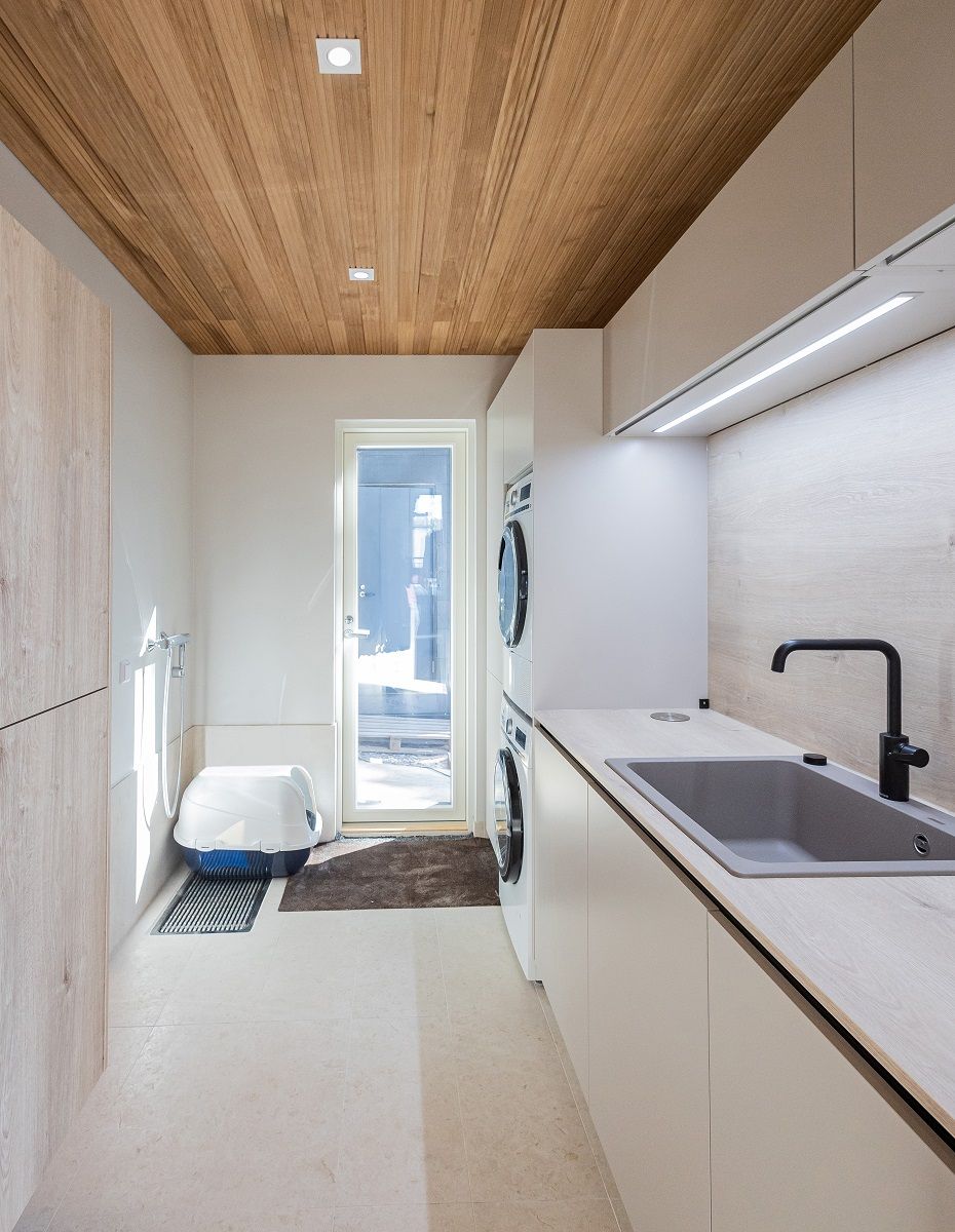 8 KHHH illuminazione generale con faretti e strisce led per piani di lavoro del fornitore di armadi LedStorefi