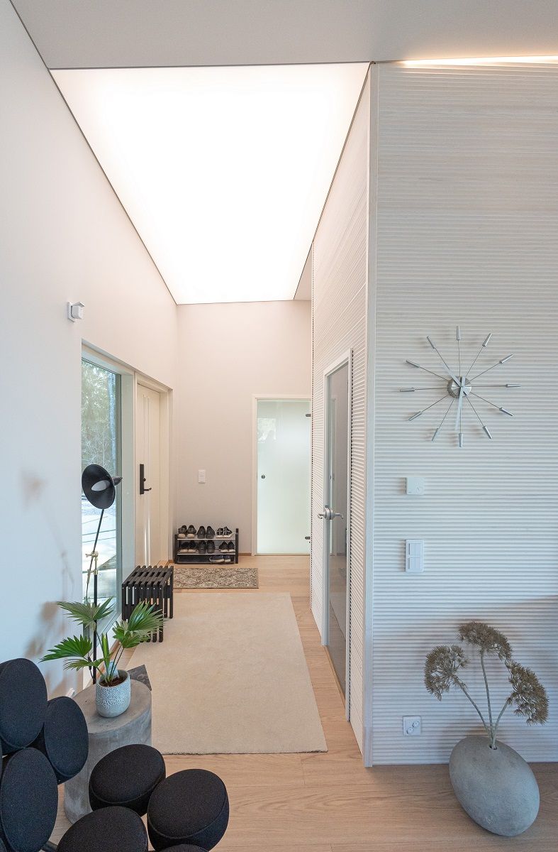 9 Un bellissimo soffitto luminoso nel corridoio con tecnologia a nastro led LedStorefi