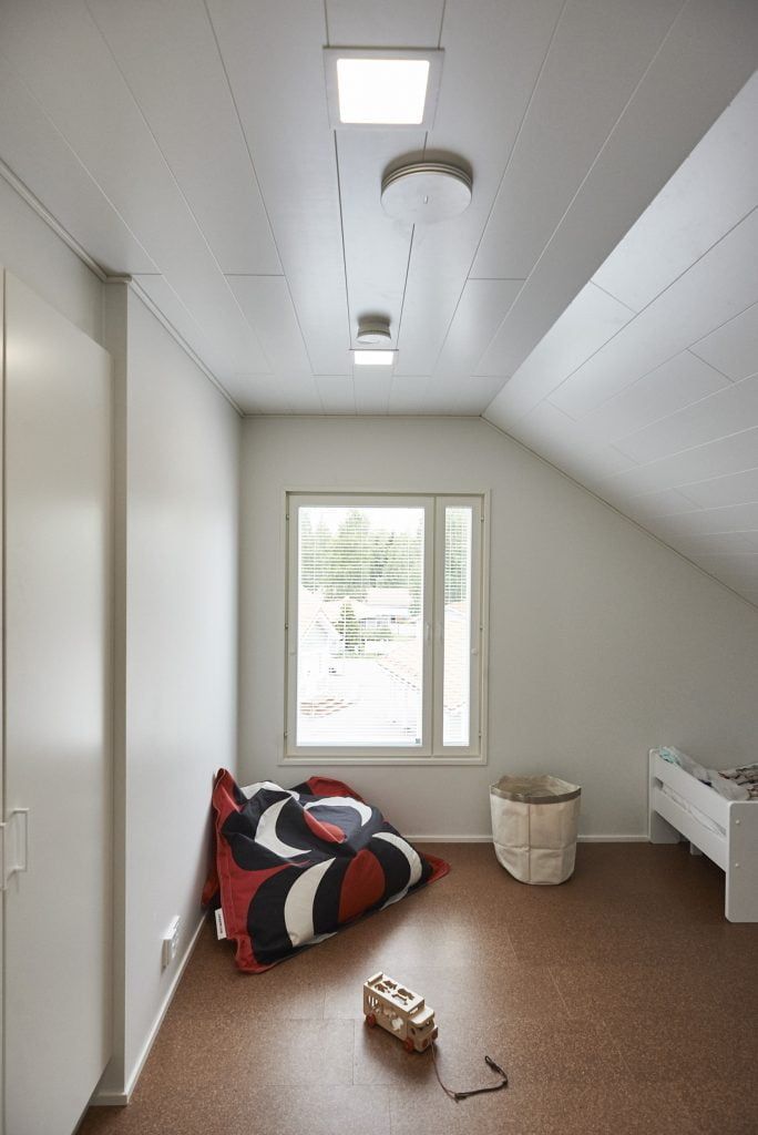 Logo LED STORE su sfondo verde con "LED" sopra il testo "STORE" in bianco all'interno di un quadrato bianco al centro.