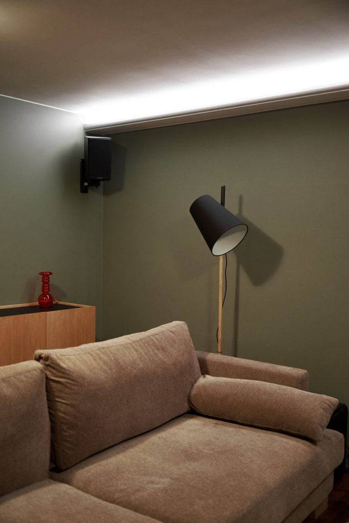 Logo del LED Store su sfondo verde con un quadrato bianco con sopra la scritta "LED" in grassetto bianco.