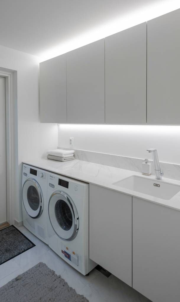 Testo alternativo ottimizzato SEO: "LED STORE: il testo bianco in un quadrato su sfondo verde simboleggia le soluzioni di illuminazione ad alta efficienza energetica.