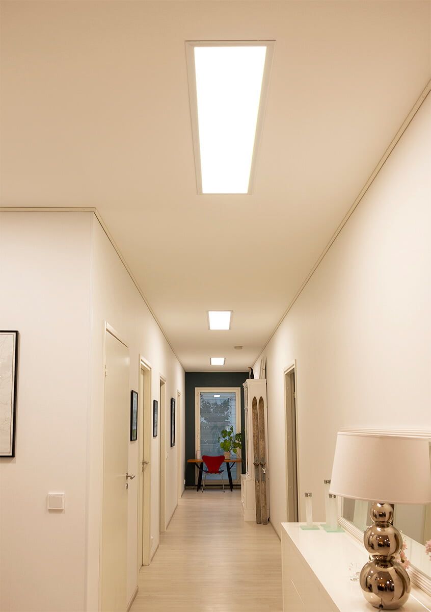 Logo LED STORE su sfondo verde con un quadrato bianco con la scritta "LED STORE" in grassetto bianco maiuscolo per l'illuminazione del marchio del rivenditore.