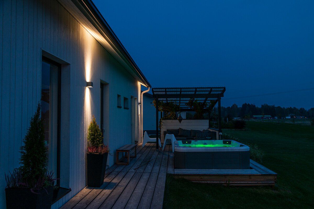 L'immagine mostra uno sfondo verde con il testo "LED STORE" scritto in bianco, centrato e all'interno di un contorno quadrato, migliorando l'ottimizzazione per i motori di ricerca del negozio di illuminazione a LED.