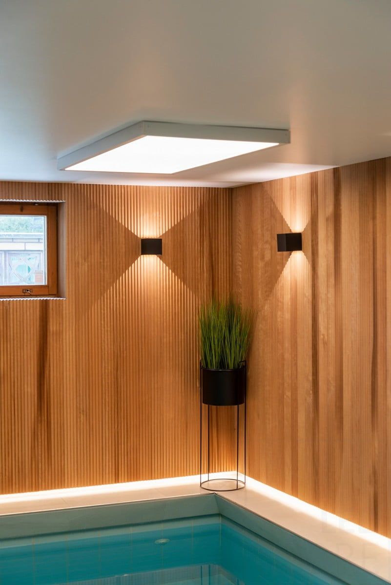 Logo LED STORE con testo bianco su sfondo verde che evidenzia le soluzioni di illuminazione ad alta efficienza energetica.