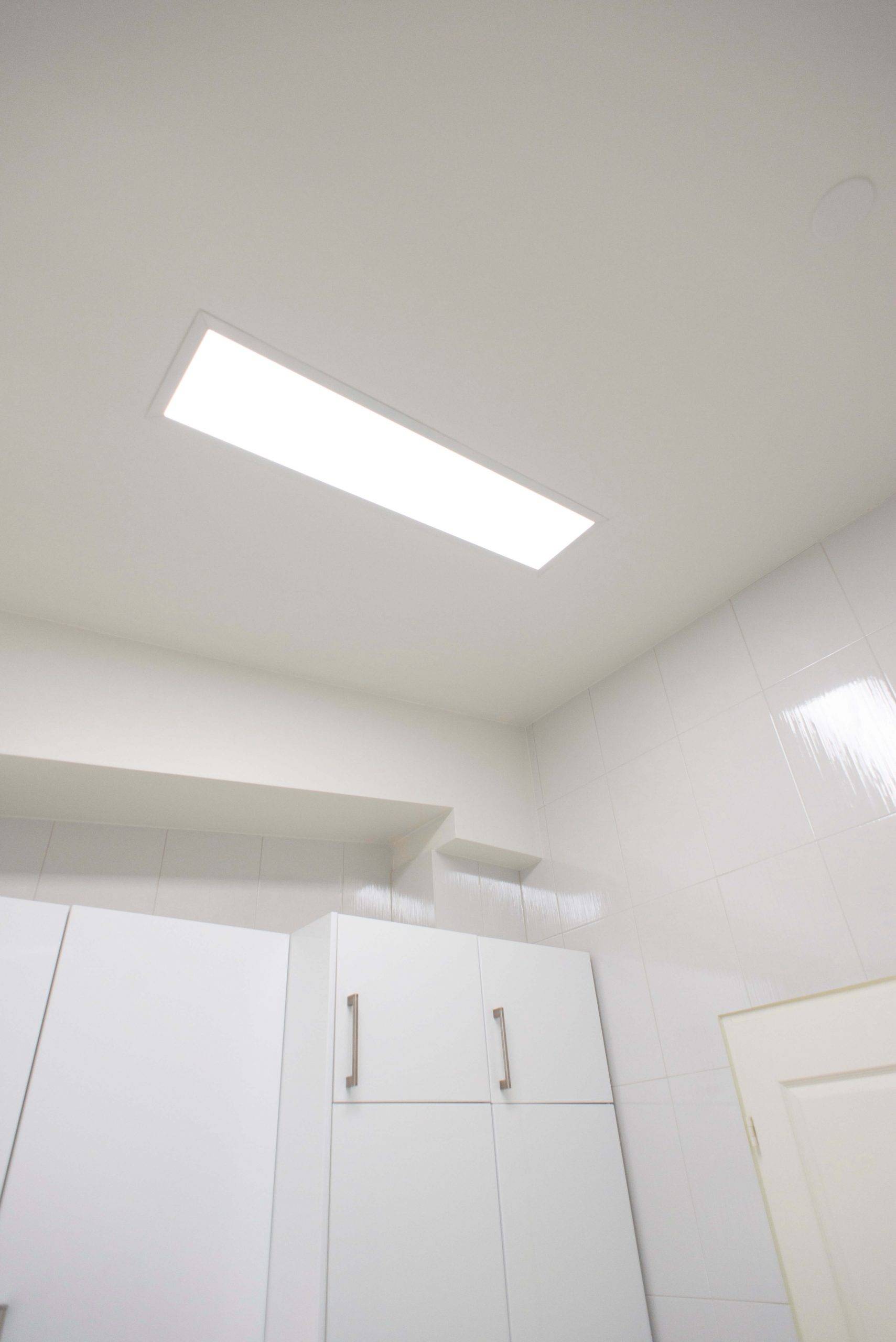 Logo del LED Store con un quadrato bianco e un testo su sfondo verde, che evidenzia i prodotti di illuminazione a LED per soluzioni ad alta efficienza energetica.