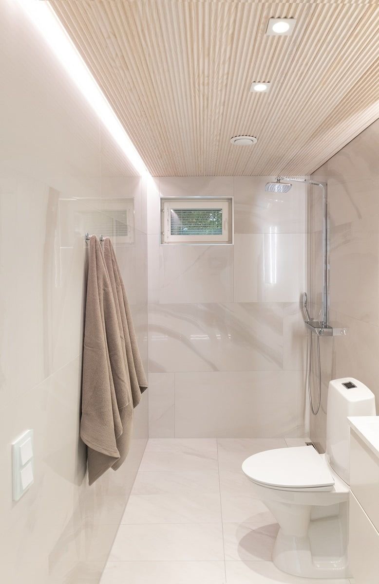 Banner su sfondo verde con un quadrato bianco al centro. la scritta "LED STORE", a grandi lettere bianche, promuove l'illuminazione a risparmio energetico.