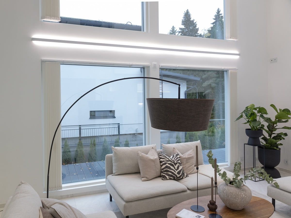 Il logo di LED STORE su sfondo verde in un quadrato bianco che evidenzia le soluzioni di illuminazione a LED.