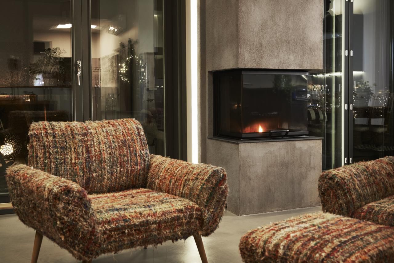 Logo minimalista di un negozio di LED: testo bianco "LED STORE" su sfondo verde che evidenzia le soluzioni di illuminazione ad alta efficienza energetica.