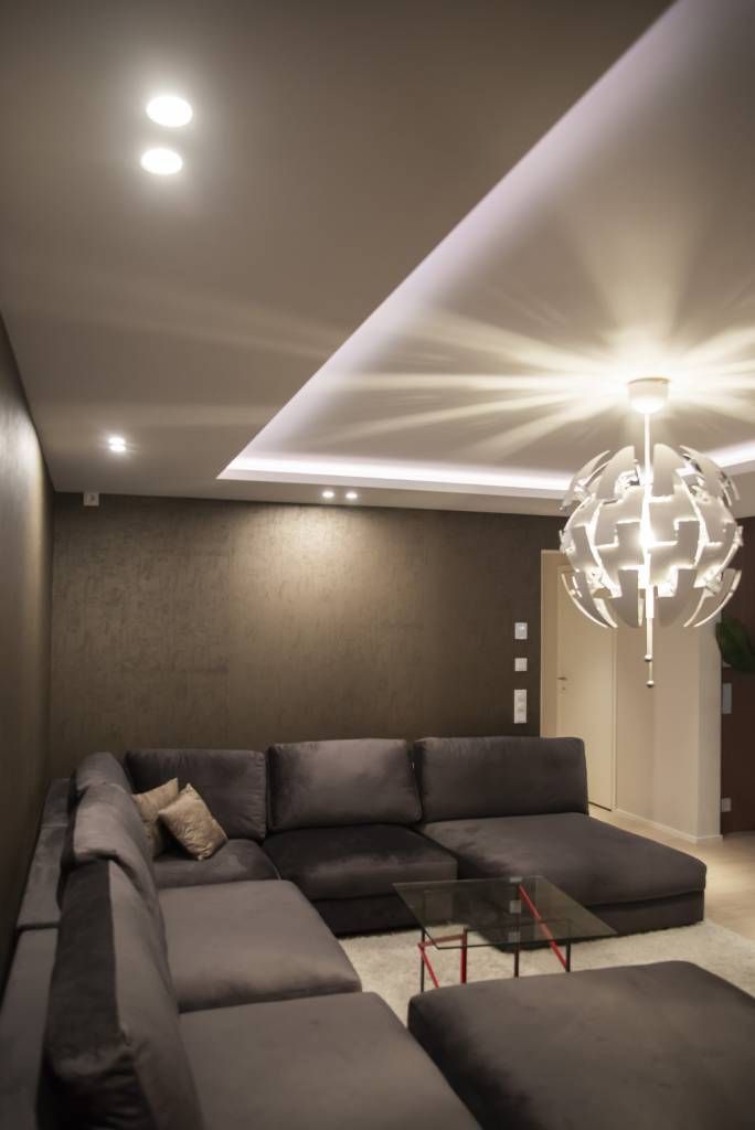 Spot da 9W affiancati alla parete come illuminazione mirata per una sala cinema. © LedStore