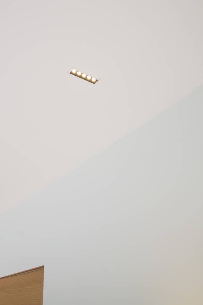 Lo sfondo verde presenta un quadrato bianco con il testo "LED STORE" in grassetto, che evidenzia le soluzioni di illuminazione ad alta efficienza energetica.