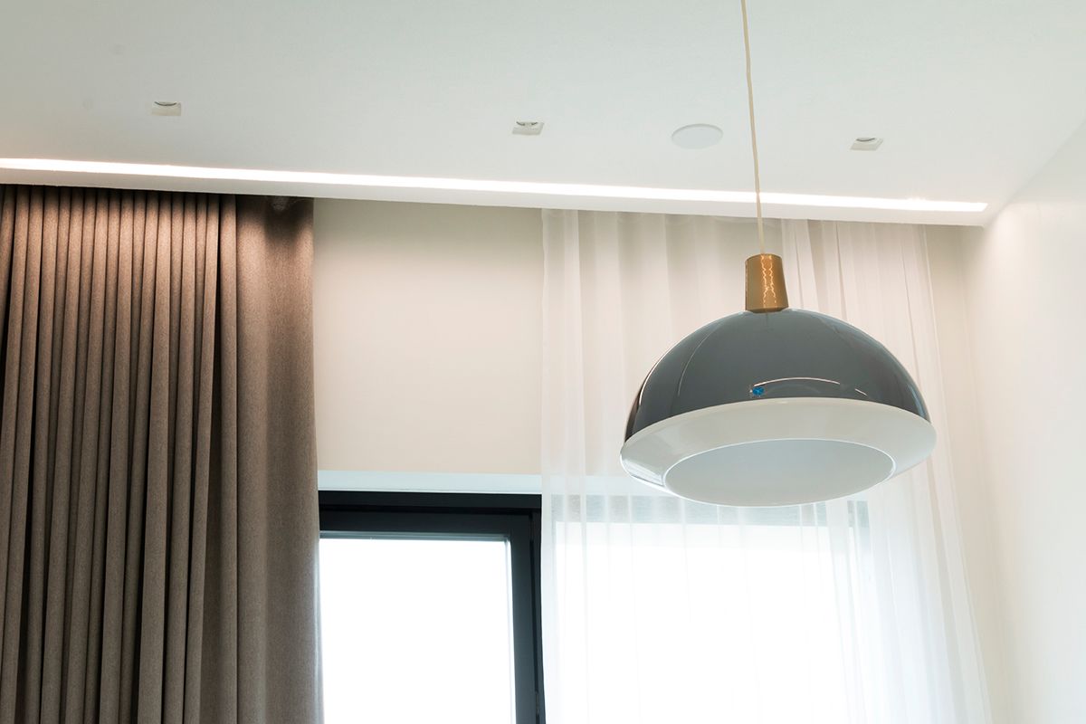 Logo del negozio di illuminazione a LED: un quadrato bianco con il testo "LED STORE" su sfondo verde, che simboleggia soluzioni di illuminazione ad alta efficienza energetica.