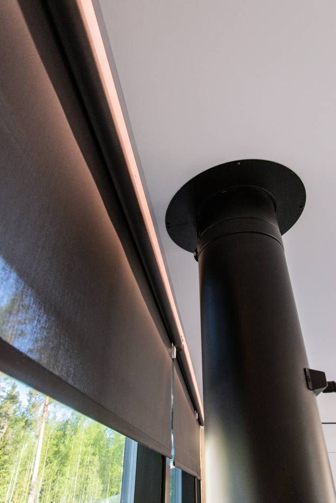 Sfondo verde con la scritta "LED STORE" a grandi lettere all'interno di un quadrato bianco, ideale per le soluzioni di illuminazione a risparmio energetico.