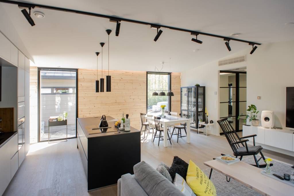 Il logo LED STORE, con testo bianco all'interno di un quadrato su sfondo verde, promuove soluzioni di illuminazione a LED rispettose dell'ambiente.