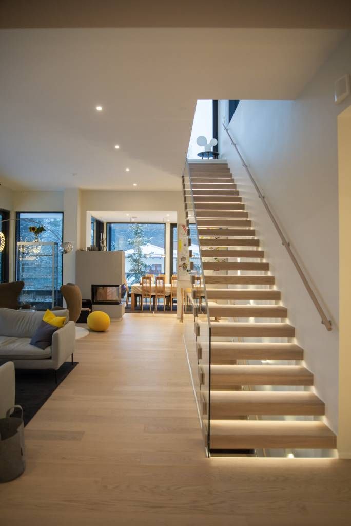 Spot bianchi da 9W come illuminazione generale nel corridoio del soggiorno. © LedStore