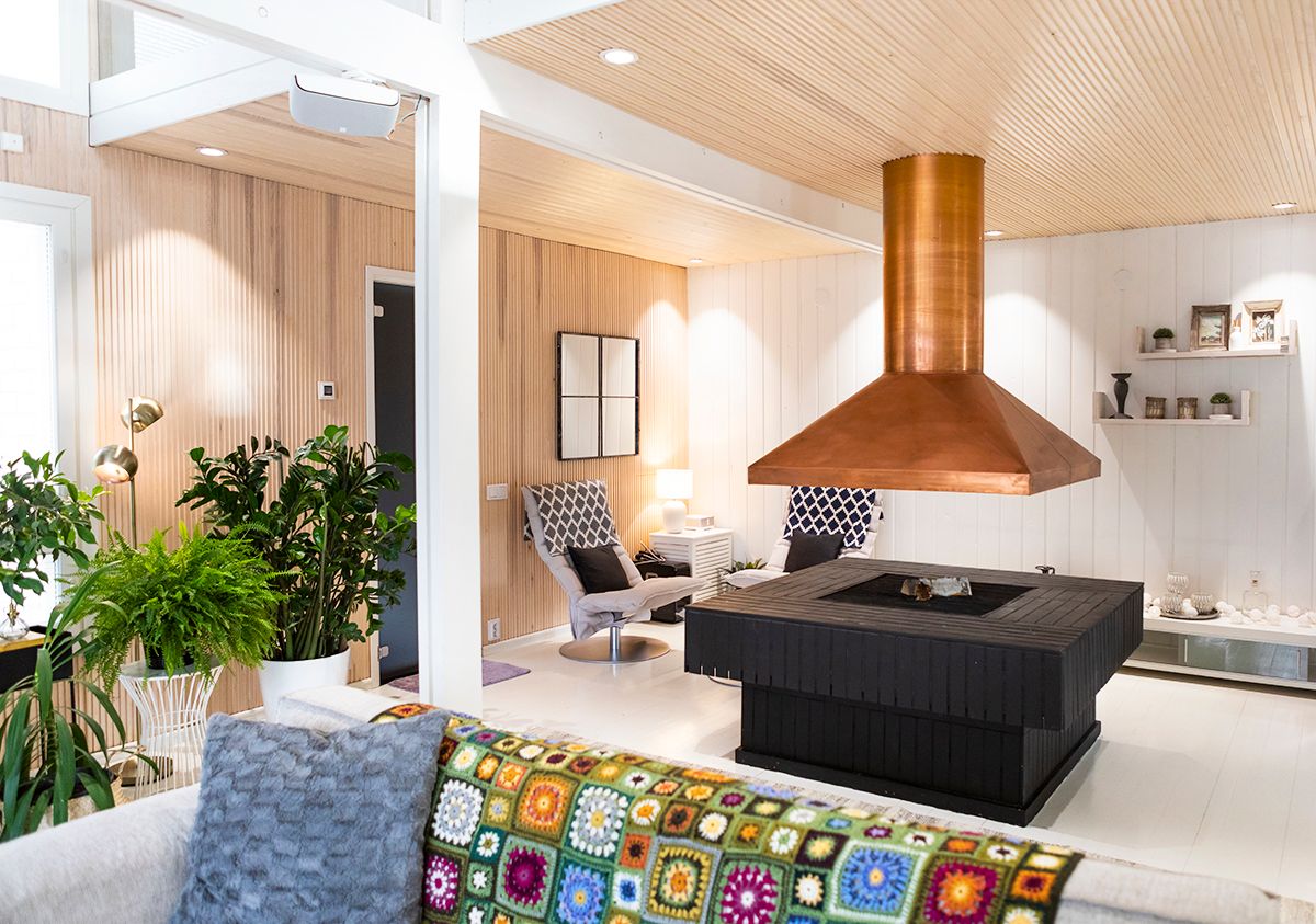 Logo LED STORE su sfondo verde con un quadrato bianco al centro e il testo "LED STORE" in grassetto.