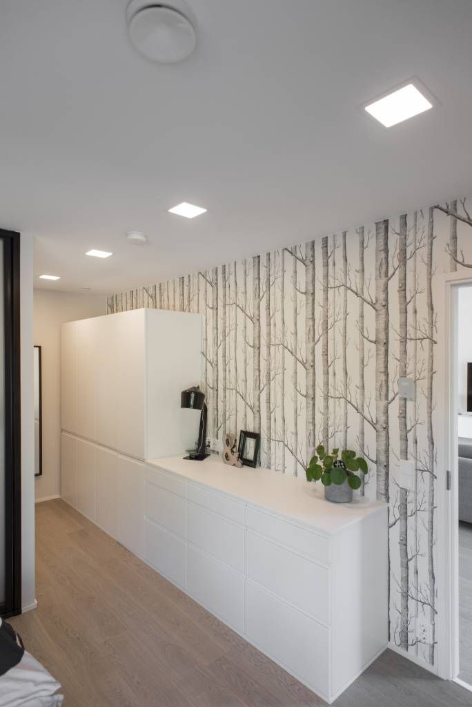 Logo LED Store: un quadrato bianco su sfondo verde con il testo "LED STORE" in grassetto bianco maiuscolo rappresenta le soluzioni di illuminazione ecologica.