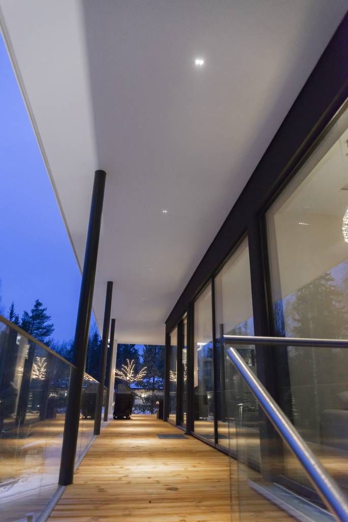 La linea 2 illumina la terrazza. L'apparecchio illumina con un fascio stretto. © LedStore