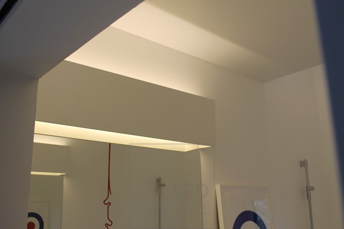 Luce indiretta su una toilette. Ledstore.fi
