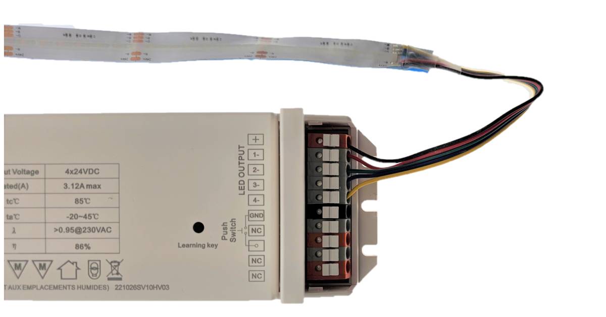 La striscia LED non si accende Striscia led RGBW con trasformatore