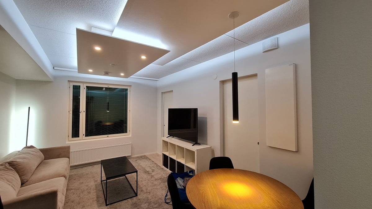Luce indiretta sul soffitto, tutto pronto