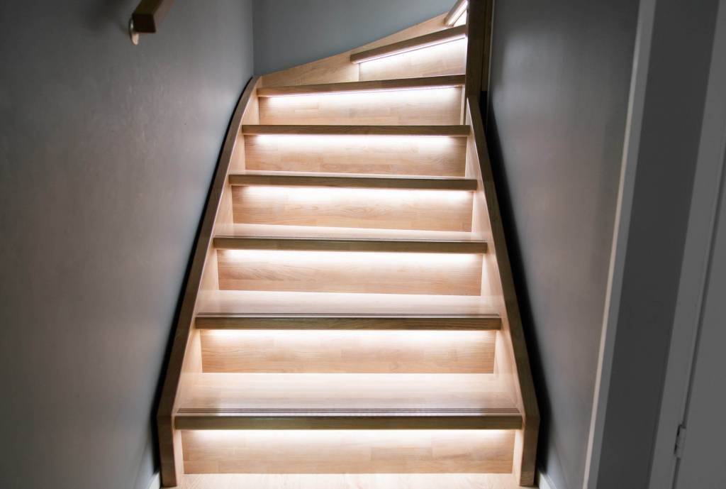 atmosfera con luce a led sulle scale