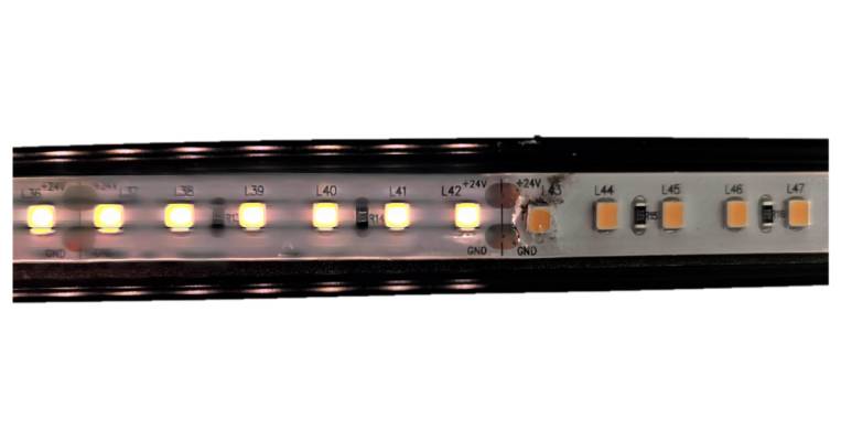 Primo piano di un circuito LED rotto