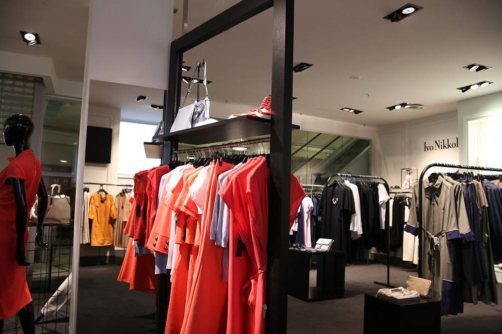 Illuminazione a led in un negozio di abbigliamento con elevata resa cromatica