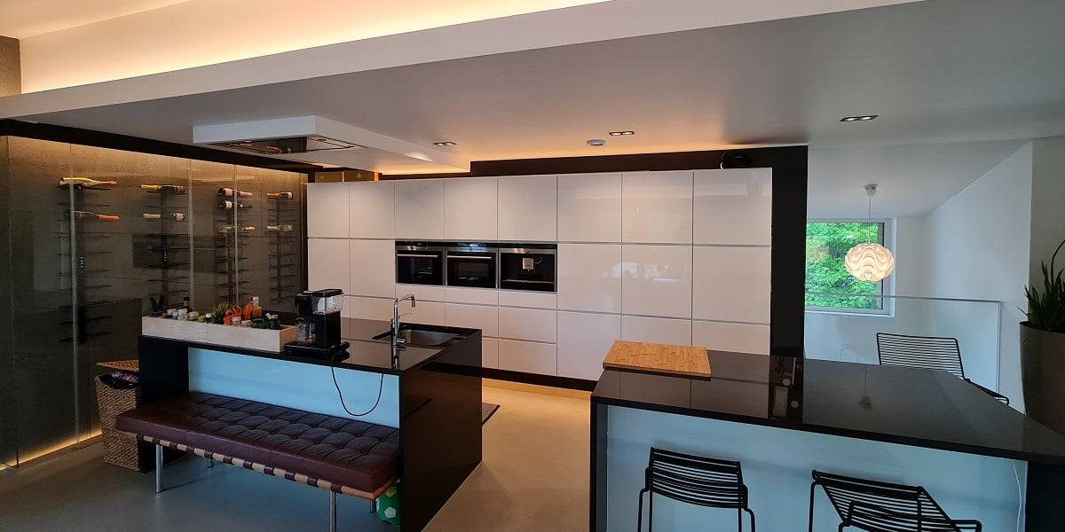 Striscia luminosa a led nel soffitto