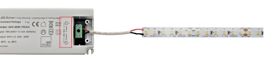La striscia luminosa LEd non si accende se non è connessa correttamente