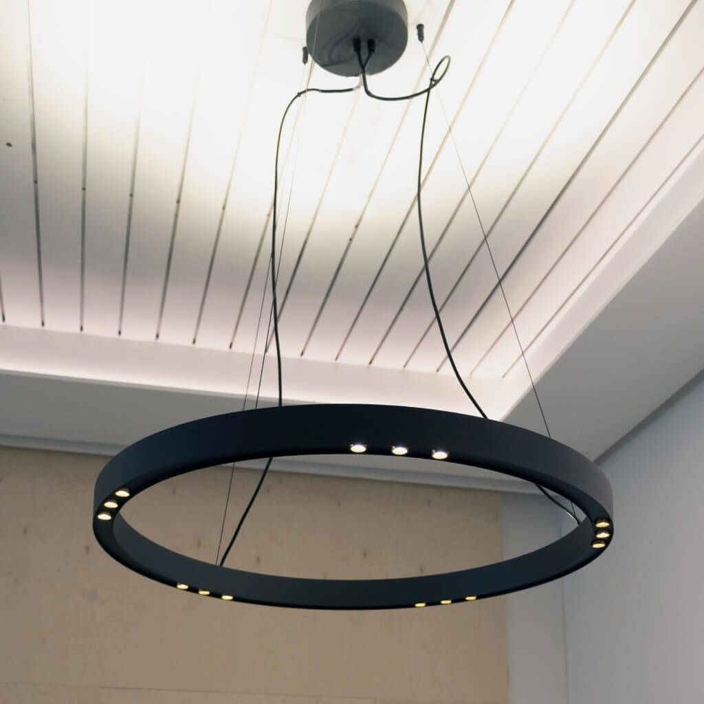 Lampada a LED Wheel nero-ottone a soffitto LedStore.fi