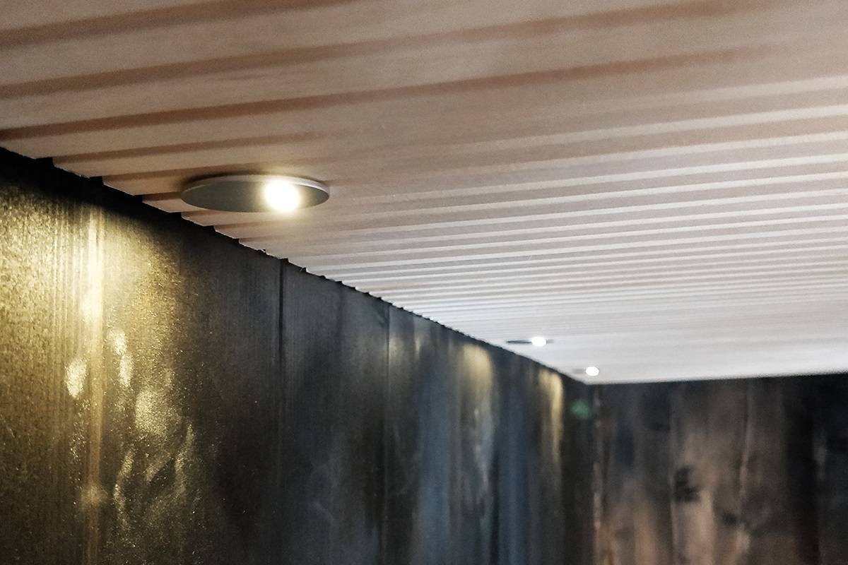 Ristrutturazione della sauna e illuminazione a led