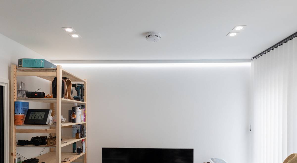 Luce indiretta sul soffitto dello studio