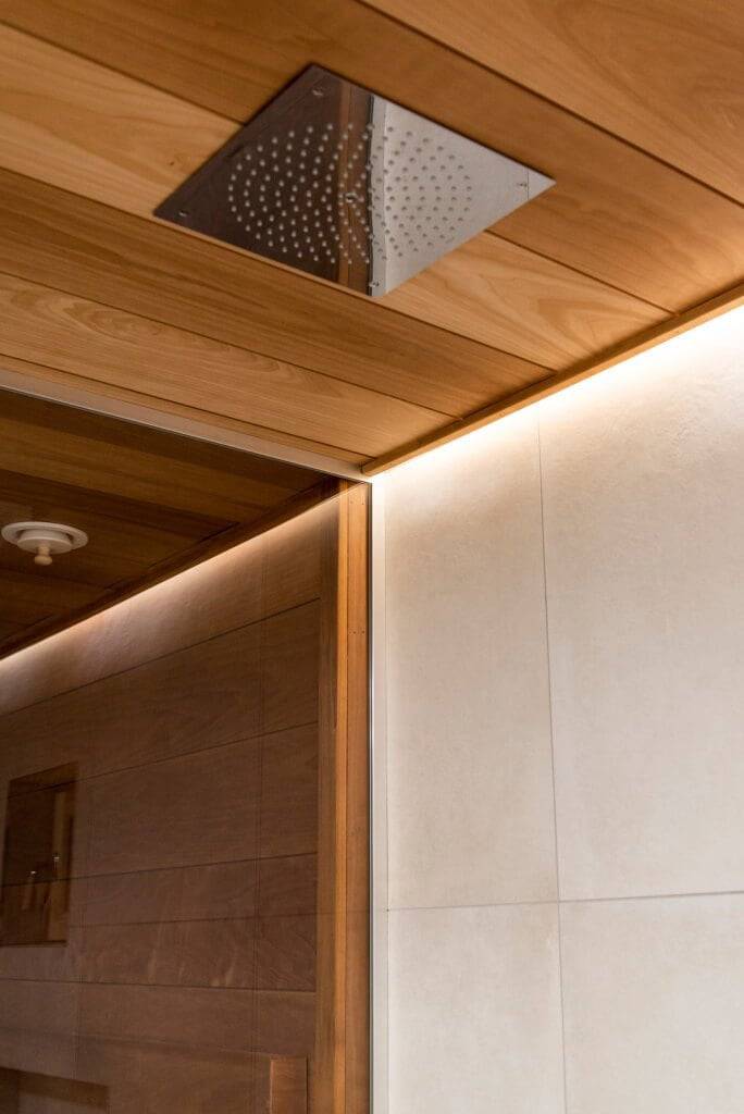 Logo LED STORE su uno schermo bianco su sfondo verde, che promuove soluzioni di illuminazione ad alta efficienza energetica. Mettete in risalto il vostro spazio con moderni apparecchi di illuminazione a LED.