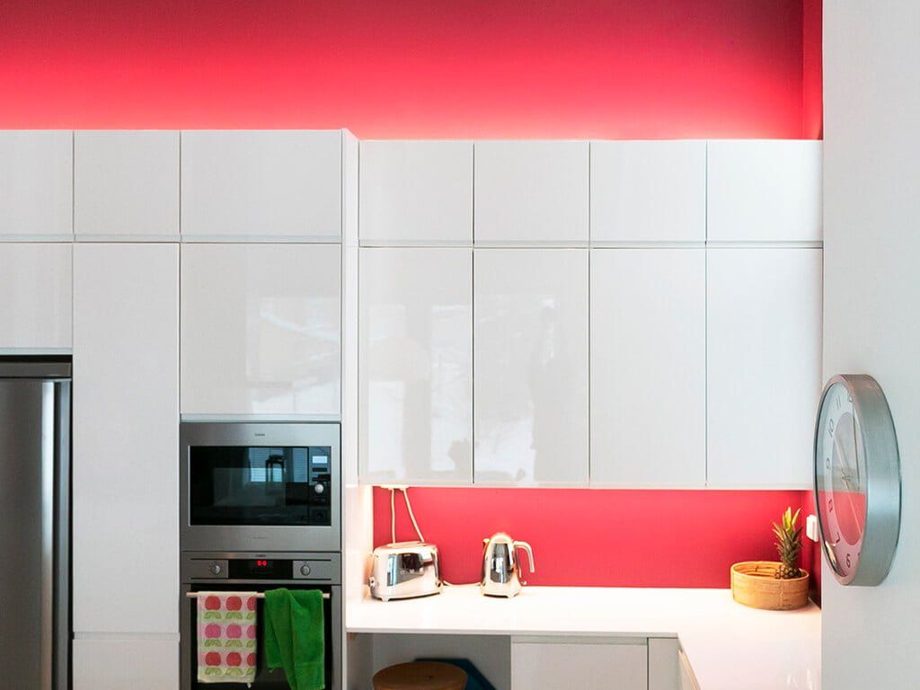 Sfondo verde con un quadrato bianco al centro che riporta la scritta "LED STORE" in lettere maiuscole bianche, a rappresentare le soluzioni di illuminazione a LED.