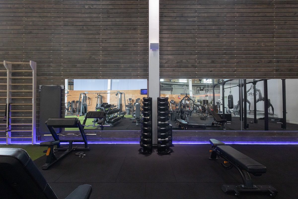 La striscia led RGB è di colore viola.