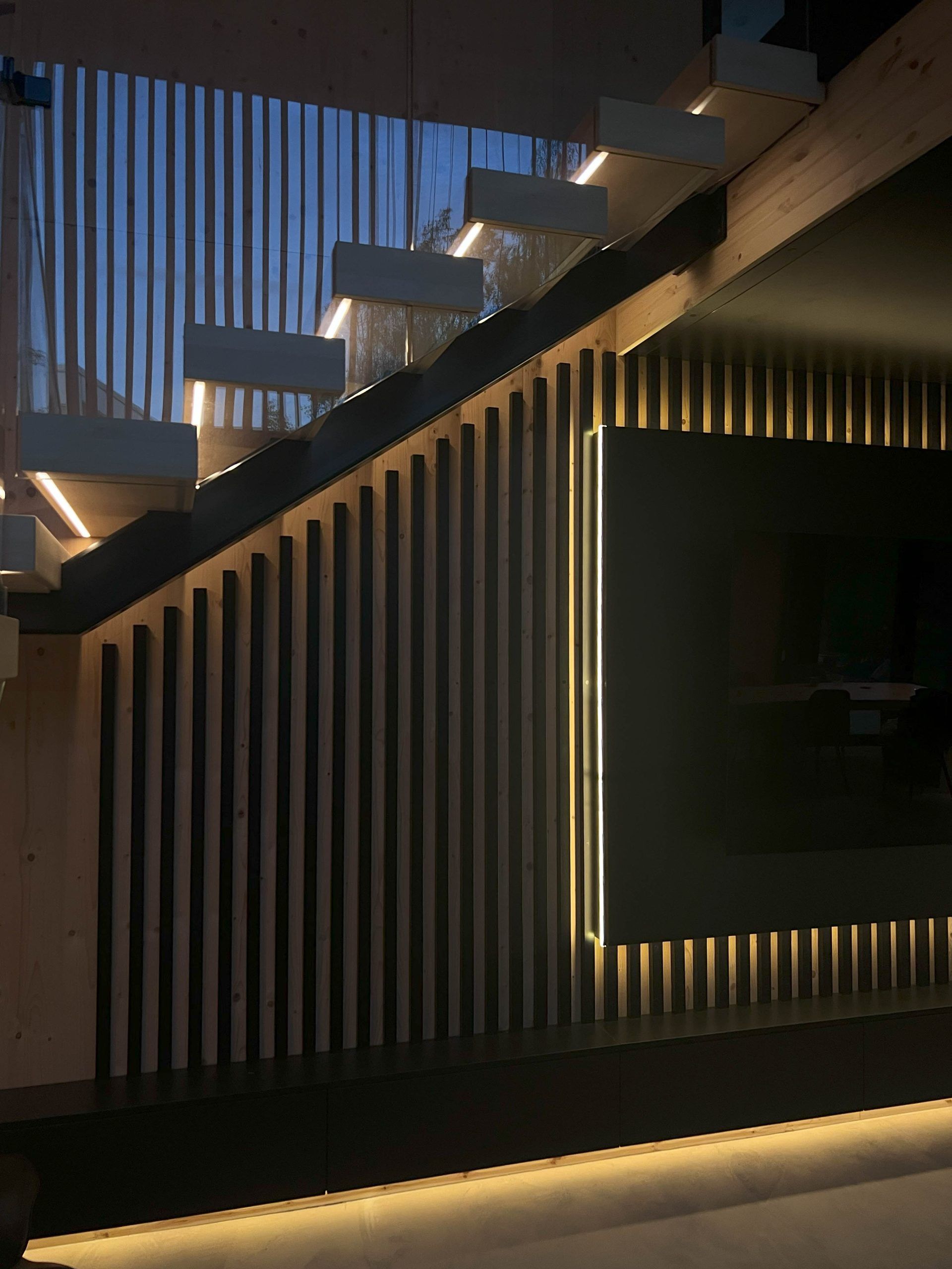 La striscia di Led può anche essere oscurata.