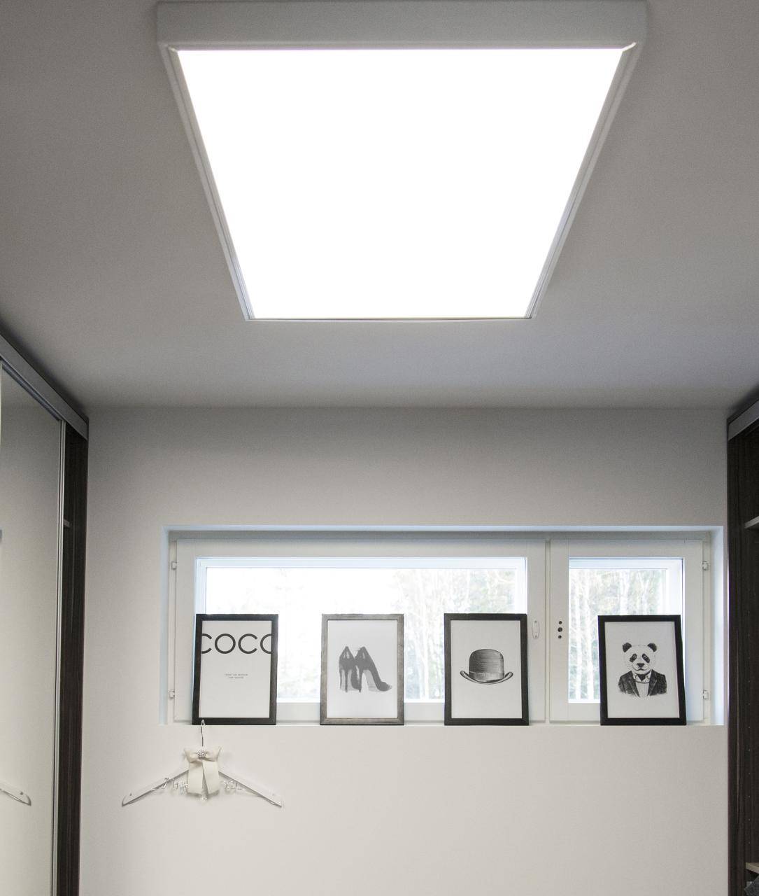 Su uno sfondo verde è presente un quadrato bianco con il testo "LED STORE" in grassetto, che promuove soluzioni di illuminazione ad alta efficienza energetica.